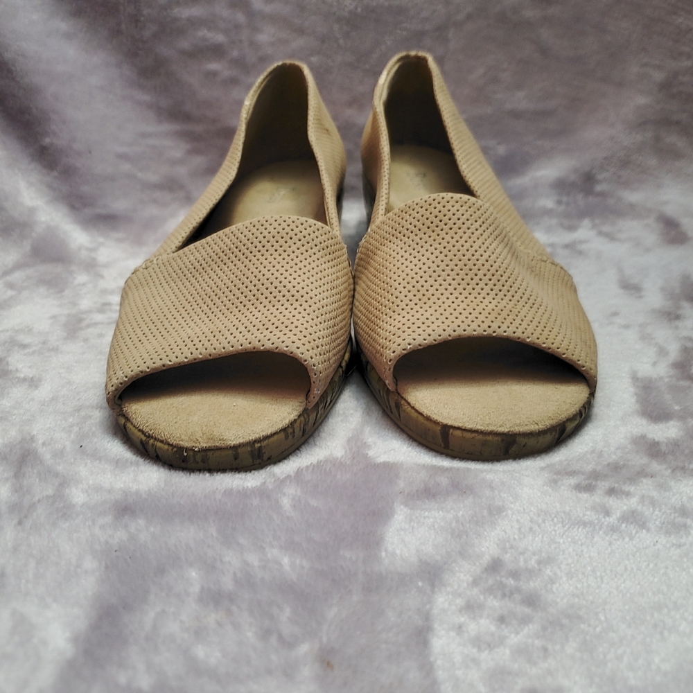 Bass | Tan Wedge Open-Toe Sandals - Picture 2 of 5